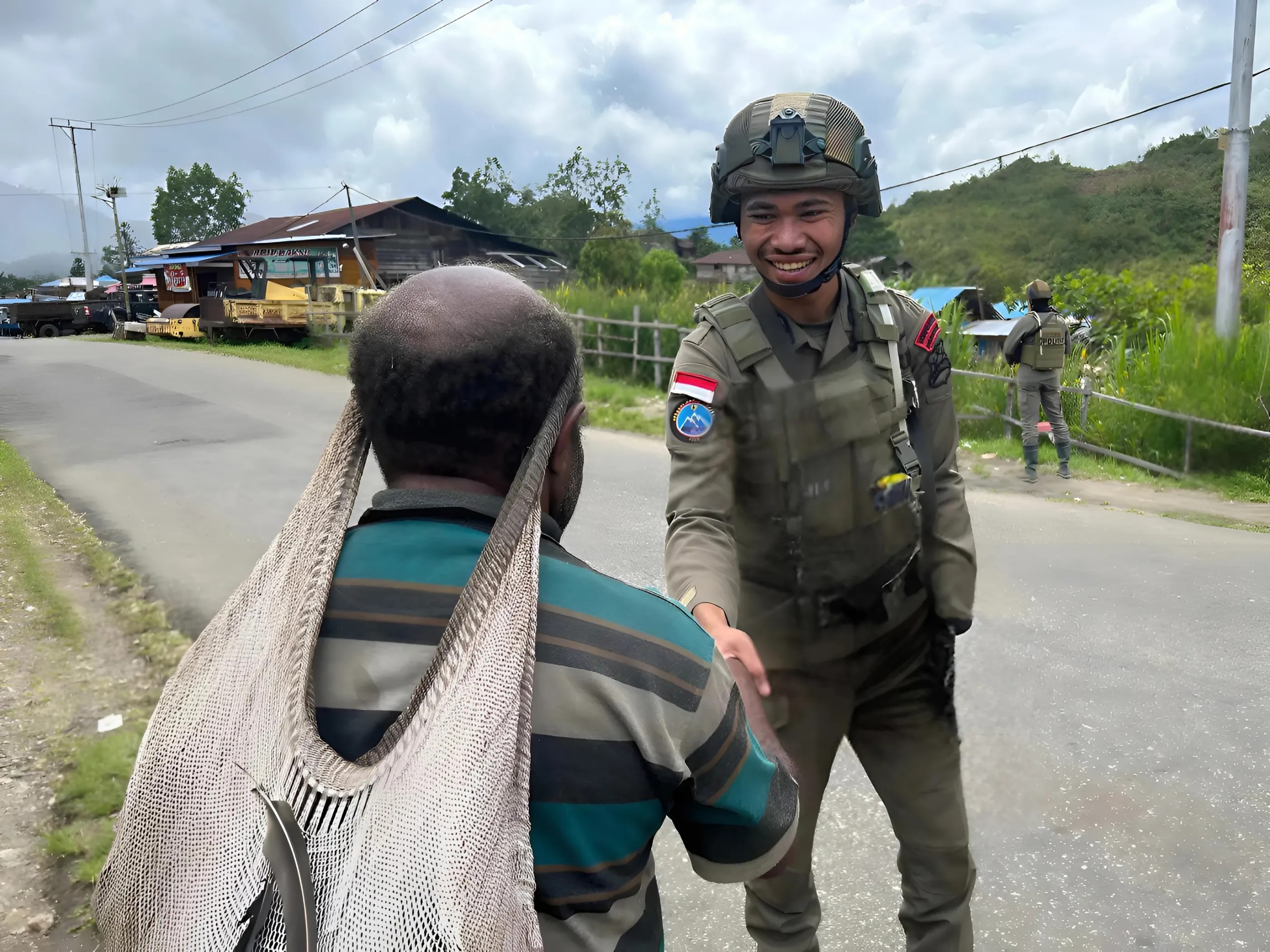 Patroli Rutin, Personel Ops Damai Cartenz-2025 Pastikan Oksibil Aman 