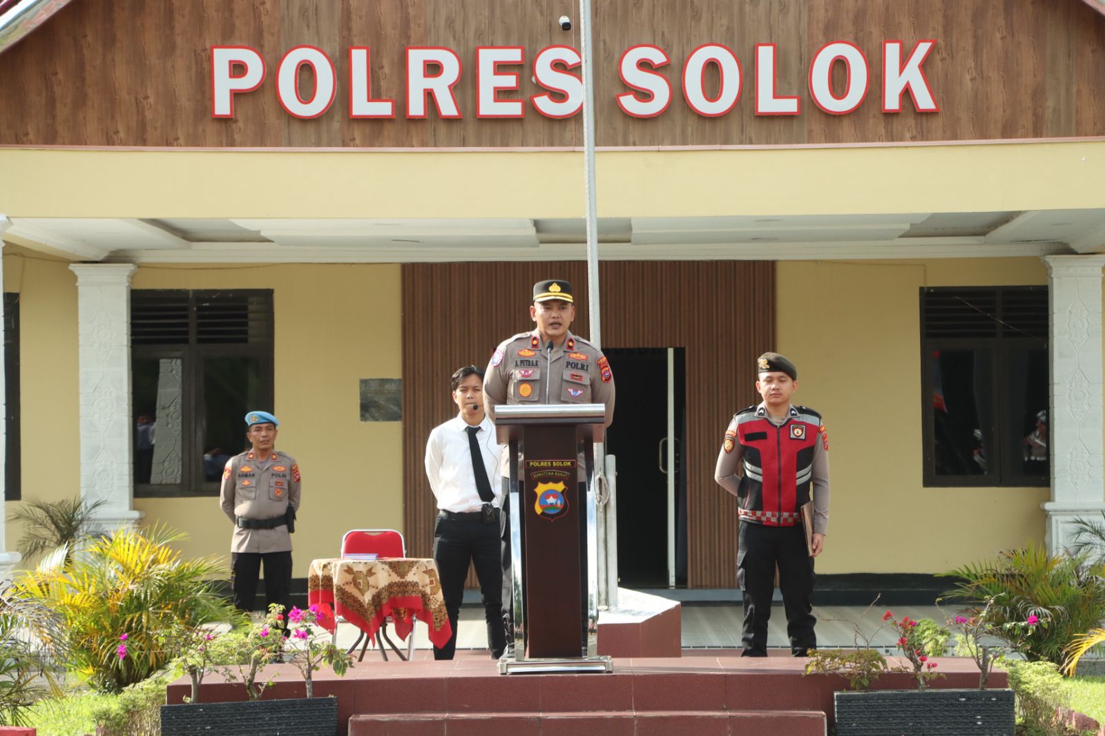 Wakapolres Solok Ajak Personel Tingkatkan Kekompakan dan Pelayanan Terbaik