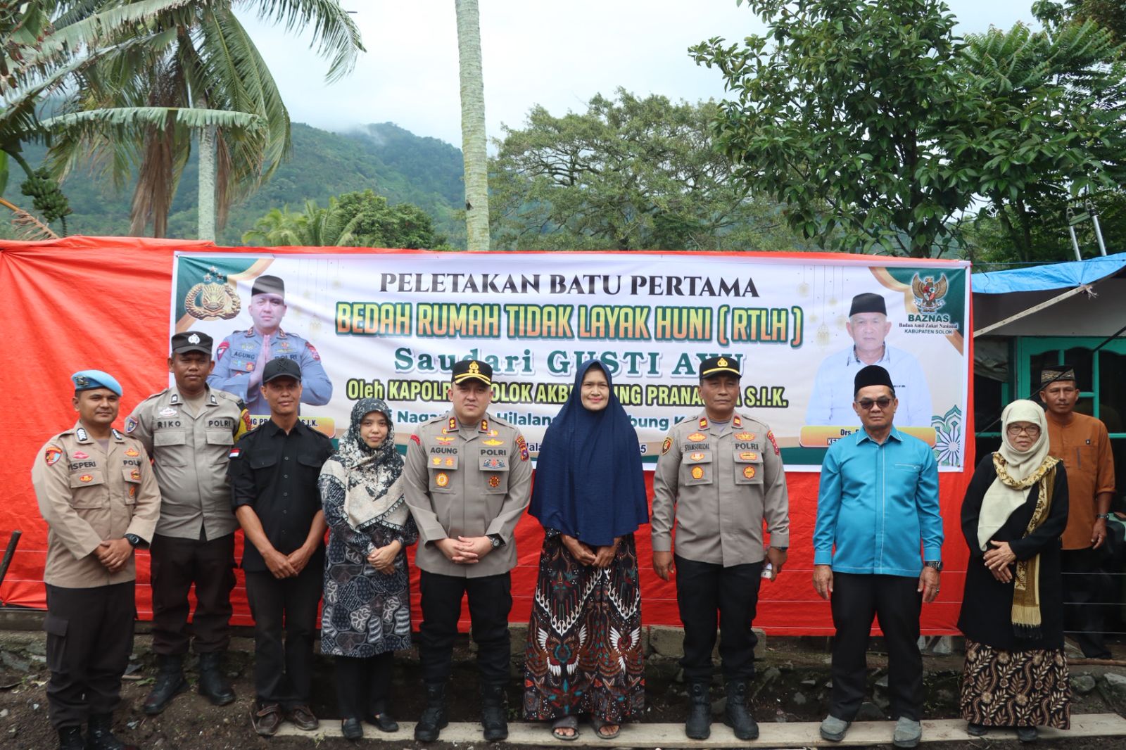 Kapolres Solok Letakkan Batu Pertama Program Bedah Rumah Tidak Layak Huni di Nagari Koto Hilalang